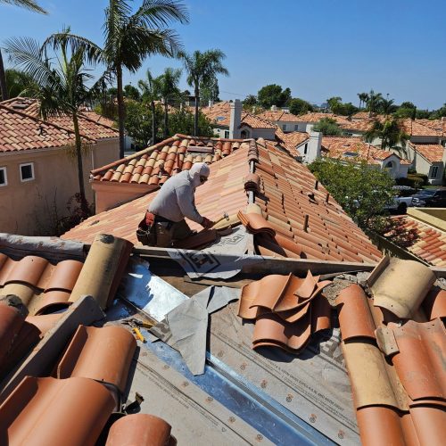 Combining Roofing and Solar Services