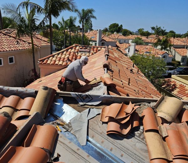 Combining Roofing and Solar Services