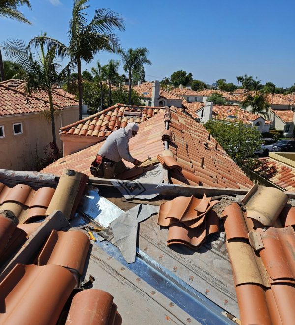 Combining Roofing and Solar Services