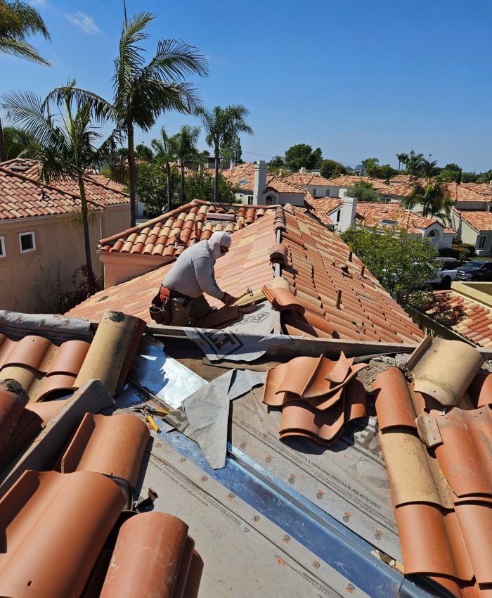 Combining Roofing and Solar Services